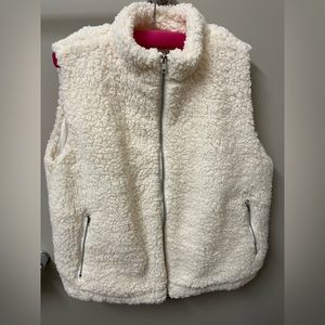 She + Sky Zip Up Sherpa Vest with pockets.  Size Large